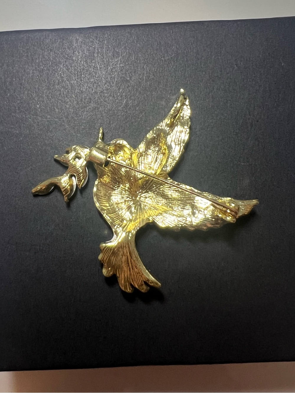 Dove Brooch with Green Leaf Accent - Decorative Dove Pin 🕊️ - Picture 2 of 3